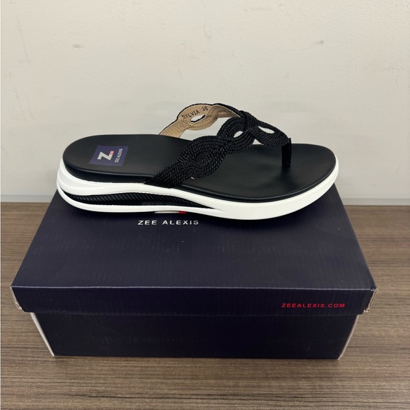 Zee Alexis Black SYLVIA FLIP FLOP MEMORY FOAM SANDALS - Picture 2 of 5